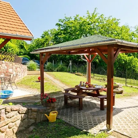 Сasa de vacaciones Yellow House Ábrahámhegy
